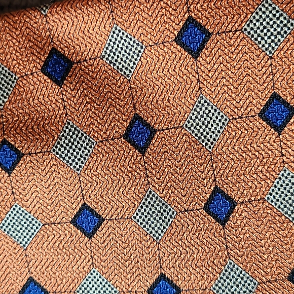 Addendum Fall Tie - Picture 2 of 4